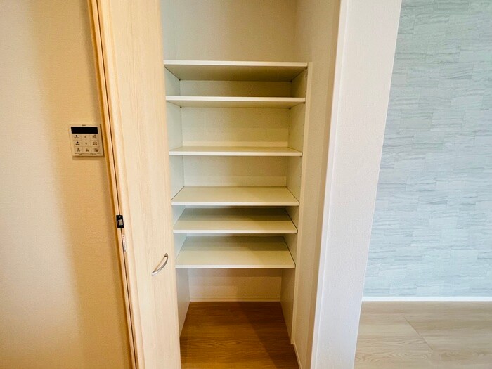 物件内観写真16　(収納)