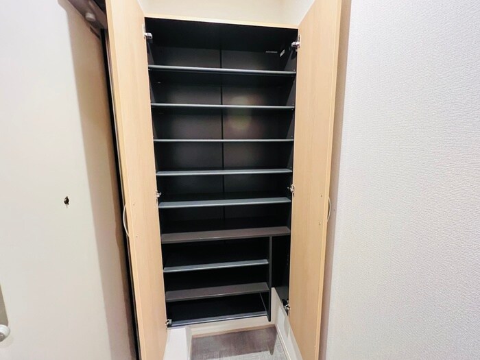 物件内観写真18　(靴箱)