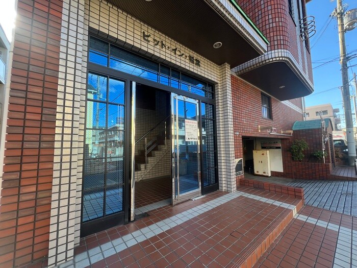 物件外観写真3　(エントランス部分)