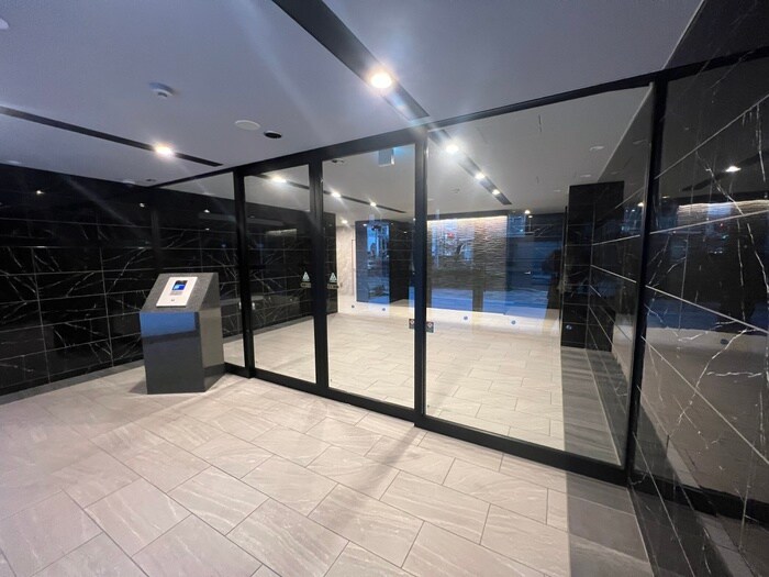 物件外観写真4　(エントランス部分)