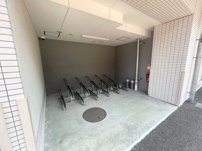 物件外観写真6　(駐輪場)