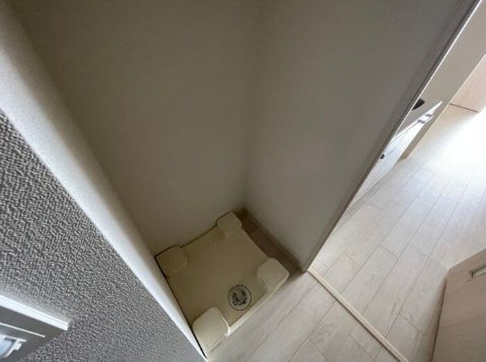 物件内観写真12　(洗濯機置場)