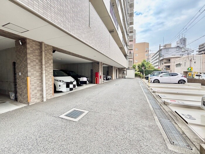 物件外観写真3　(駐車場)