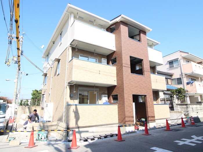 物件外観写真1　(外観写真)