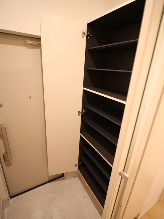 物件内観写真5　(靴箱)