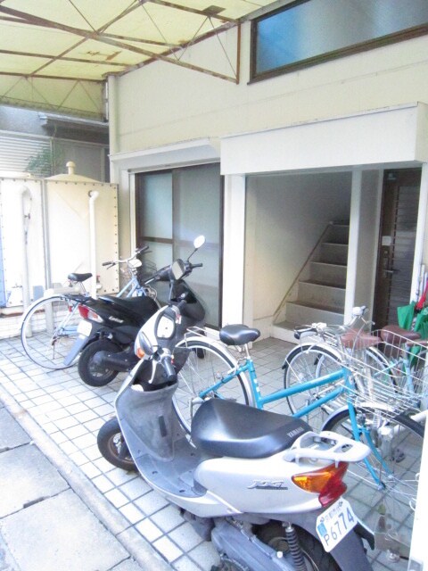 ヴィラ醍醐の駐輪場