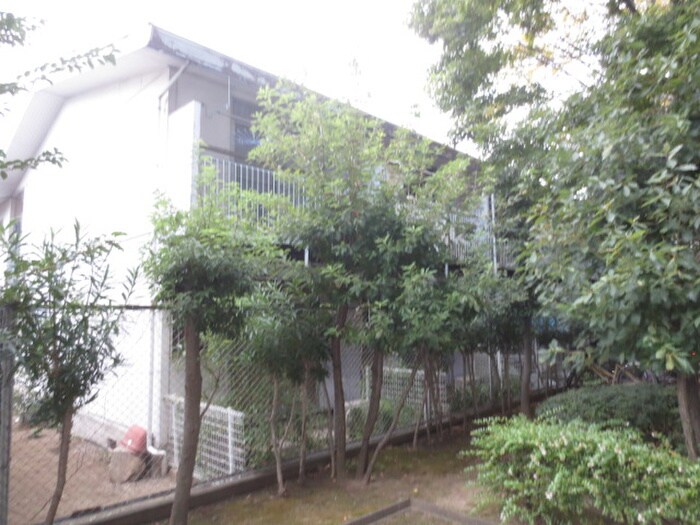 物件外観写真6　(エントランス部分)