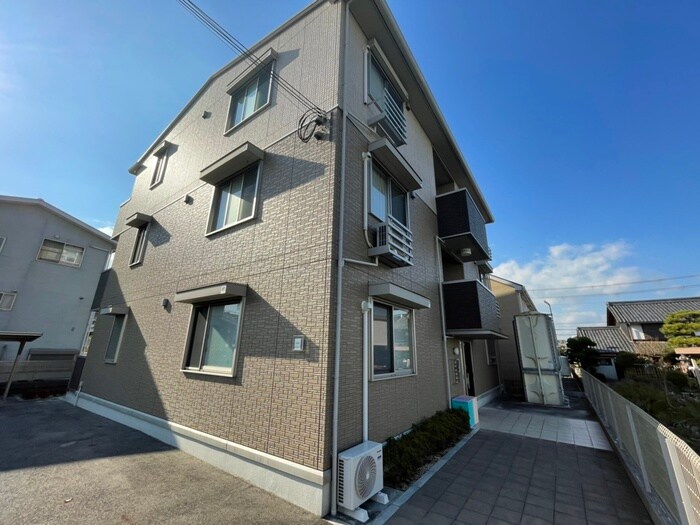 物件外観写真2　(外観写真)