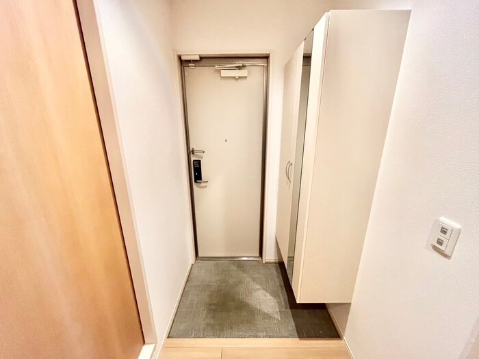 物件内観写真16　(玄関)