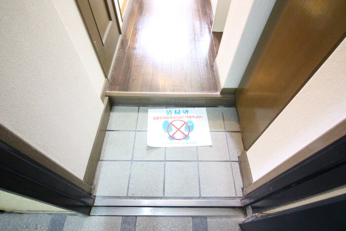 物件内観写真15　(玄関)