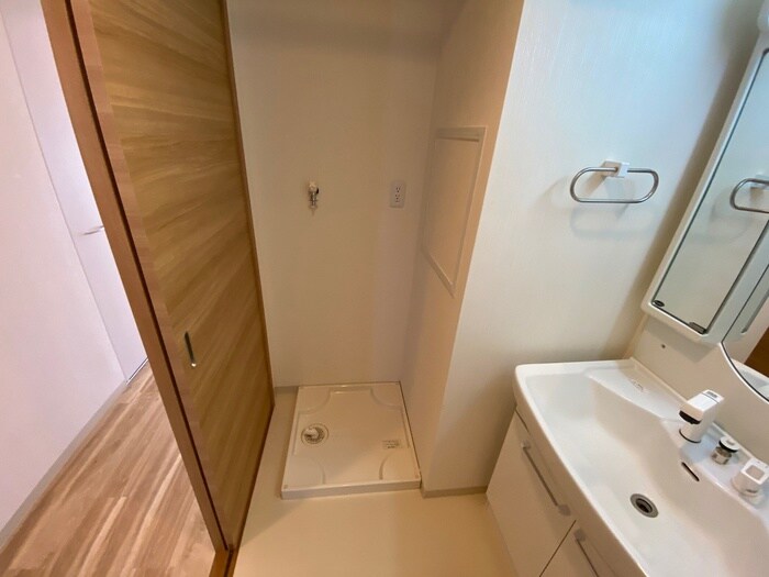 物件内観写真13　(洗濯機置場)