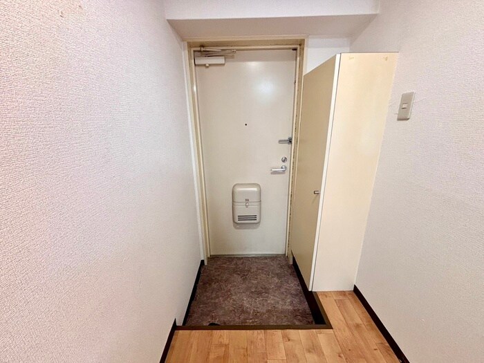 物件内観写真14　(玄関)