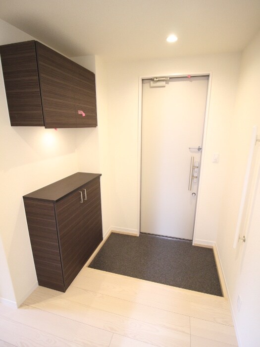 物件内観写真19　(玄関)