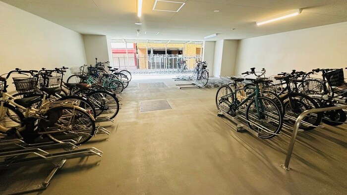 物件外観写真3　(駐輪場)