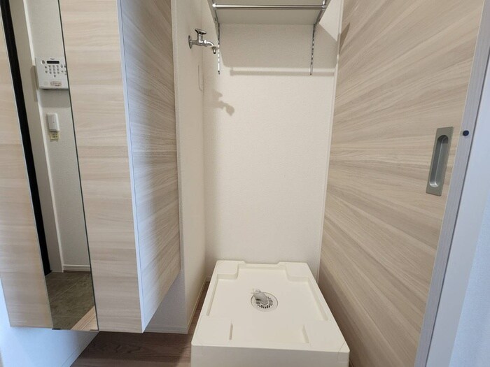 物件内観写真12　(洗濯機置場)