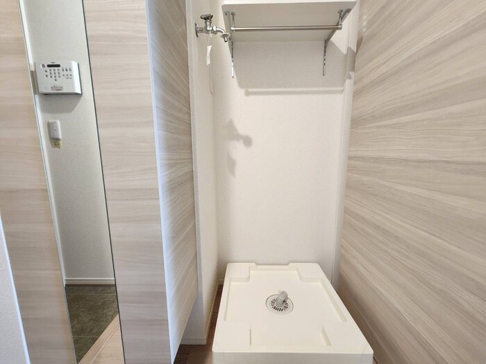 物件内観写真12　(洗濯機置場)