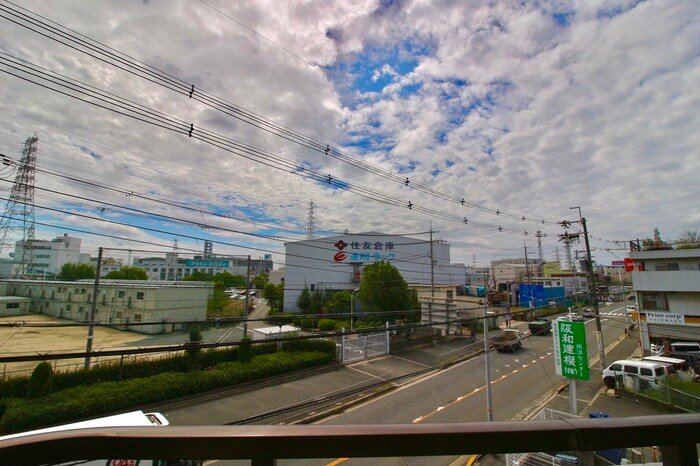 物件内観写真16　(室内からの展望)