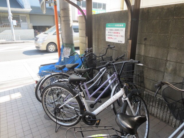 物件外観写真3　(駐輪場)