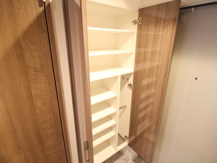 物件内観写真15　(靴箱)