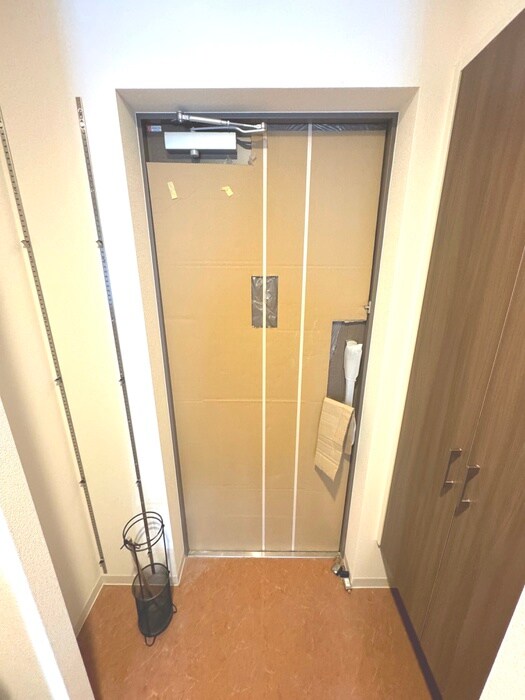 物件内観写真15　(玄関)