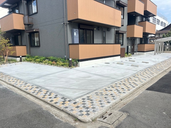 物件外観写真5　(駐車場)