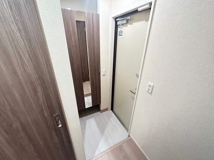 物件内観写真16　(玄関)