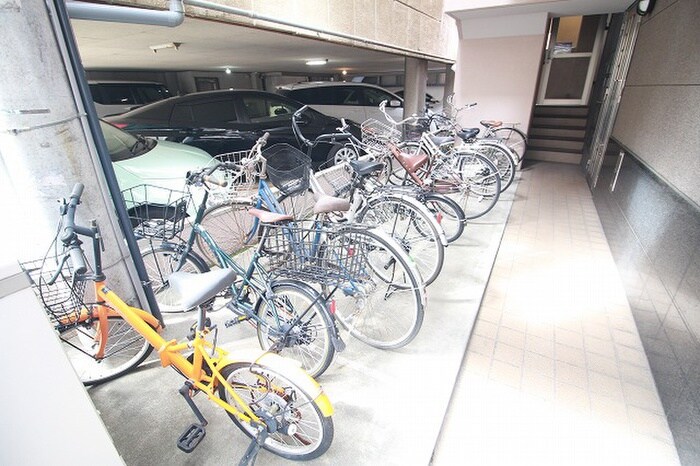 物件外観写真3　(駐輪場)