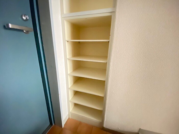 物件内観写真15　(靴箱)
