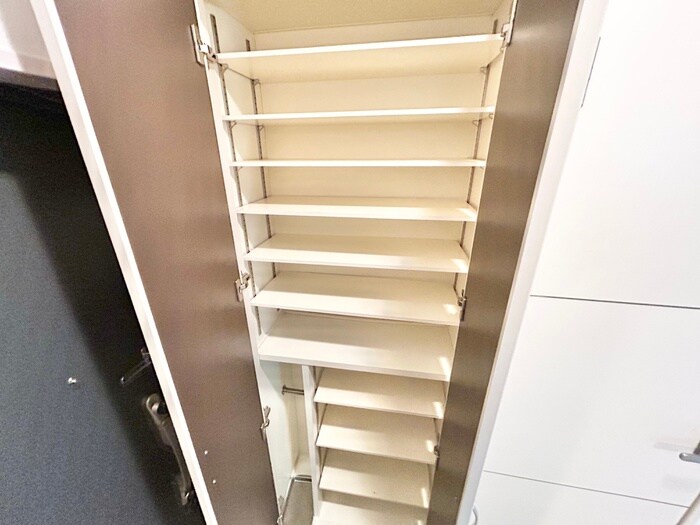 物件内観写真13　(靴箱)