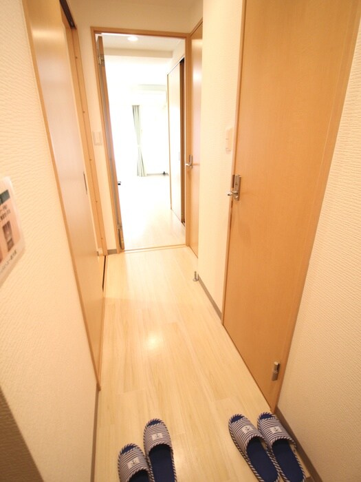 物件内観写真17　(廊下)