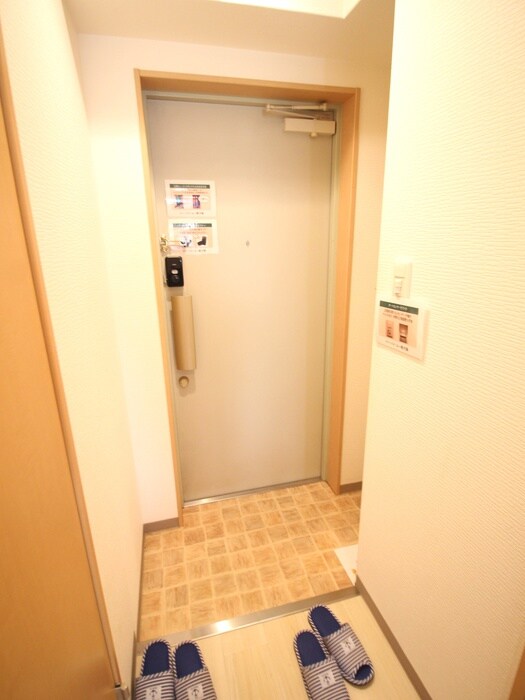 物件内観写真18　(玄関)