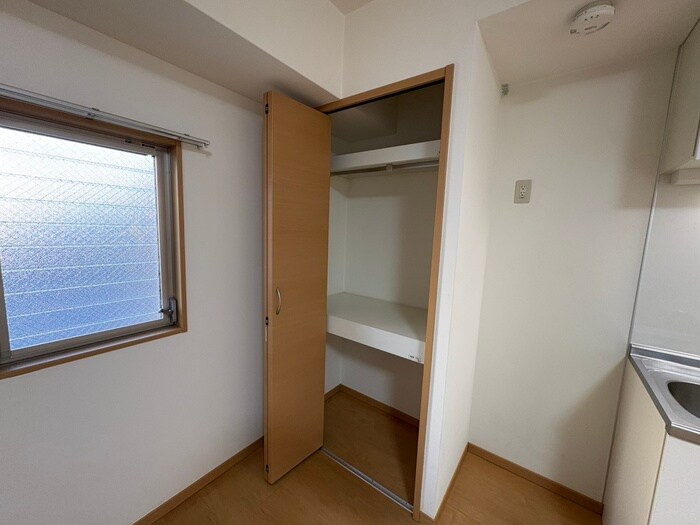 物件内観写真10　(収納)