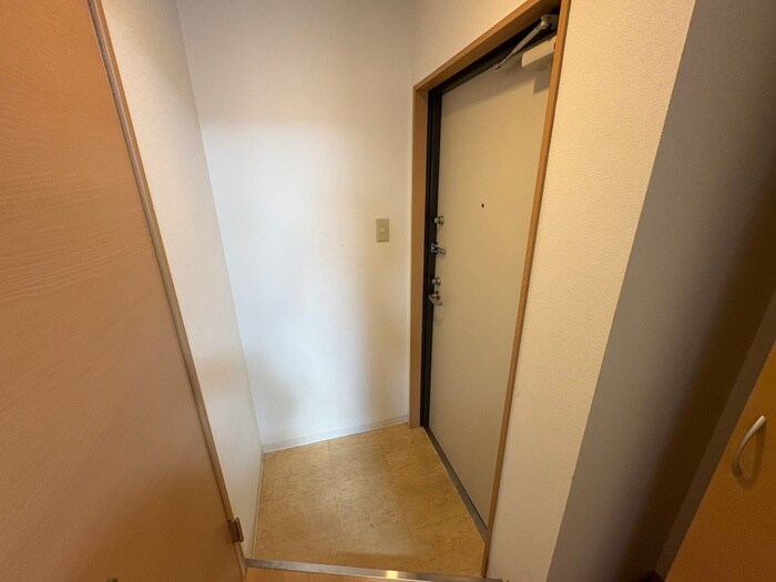 物件内観写真17　(玄関)