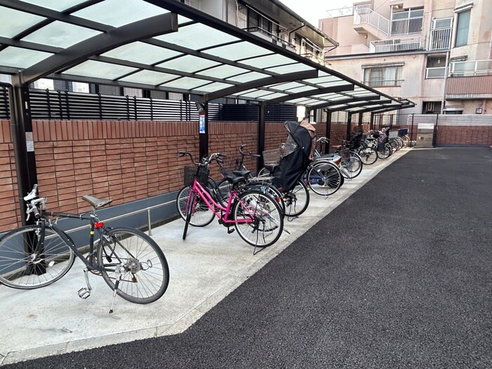 物件外観写真3　(駐輪場)