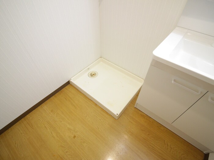 物件内観写真14　(洗濯機置場)