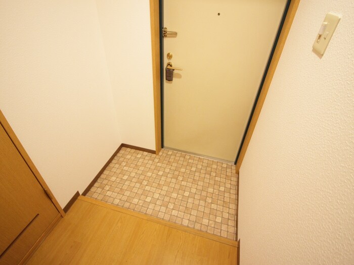 物件内観写真15　(玄関)