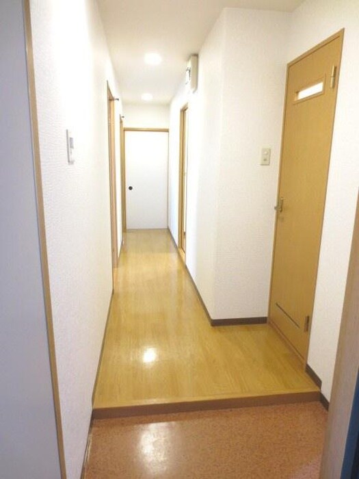 物件内観写真16　(廊下)