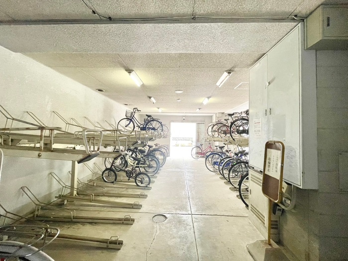 物件外観写真2　(駐輪場)