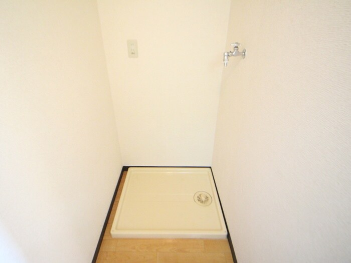 物件内観写真9　(洗濯機置場)