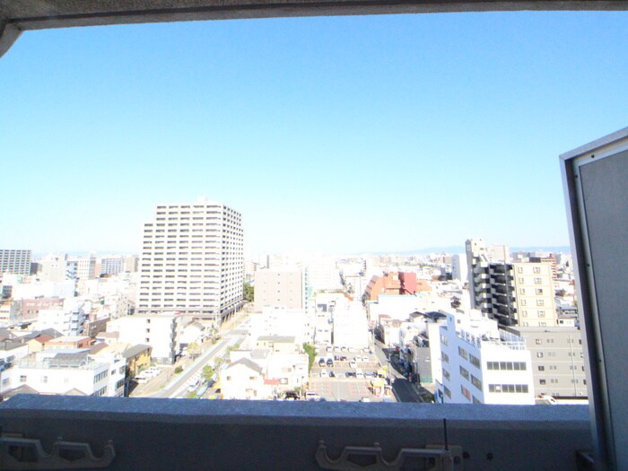 物件内観写真12　(室内からの展望)