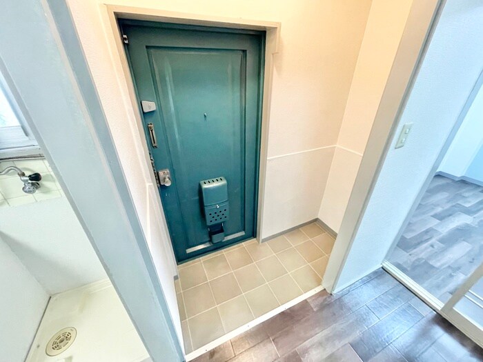 物件内観写真17　(玄関)