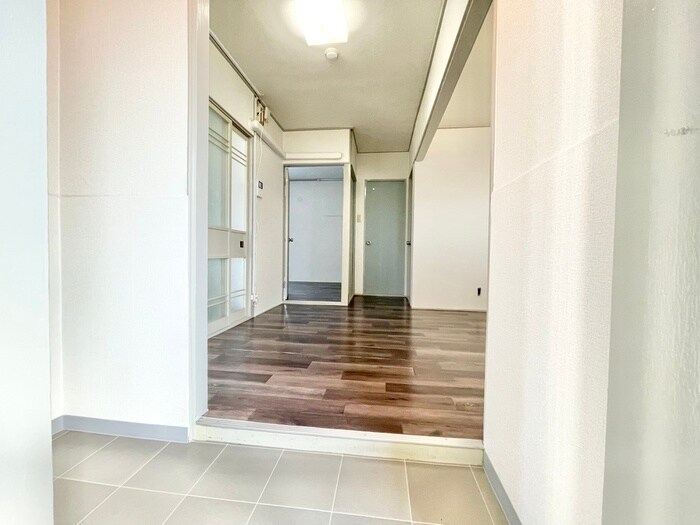 物件内観写真18　(廊下)