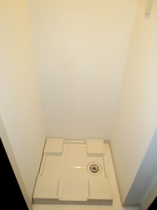 物件内観写真9　(洗濯機置場)