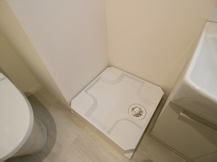 物件内観写真16　(洗濯機置場)