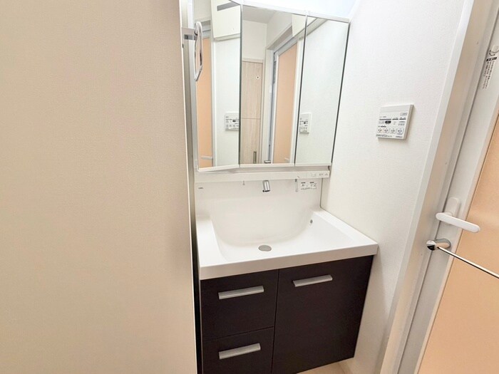 物件内観写真11　(洗面)