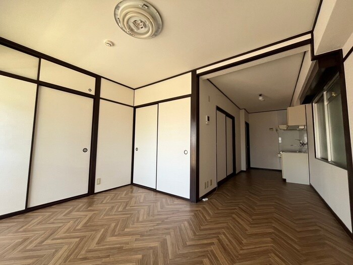 物件内観写真2　(居室)