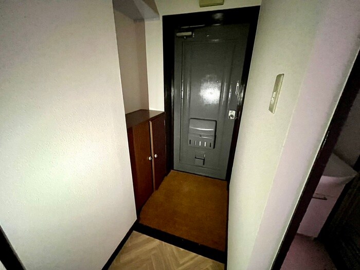 物件内観写真10　(玄関)