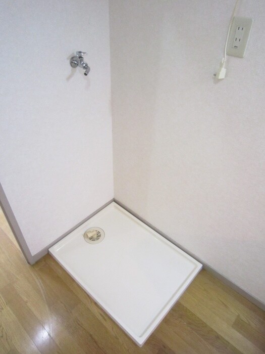 物件内観写真13　(洗濯機置場)