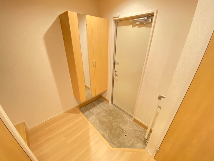 物件内観写真17　(玄関)