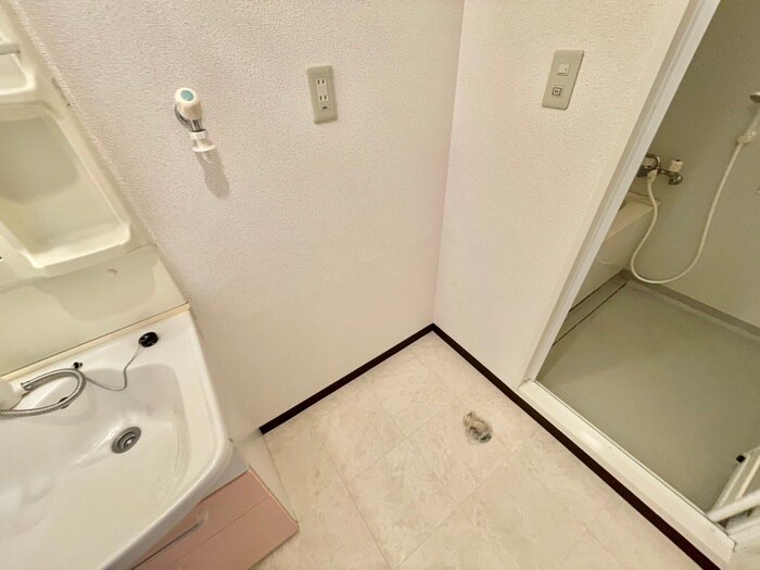 物件内観写真13　(洗濯機置場)